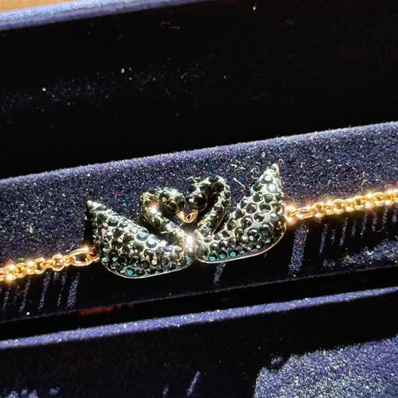 SWAROVSKI ICONIC SWAN BRACELET - Picture 3 of 5